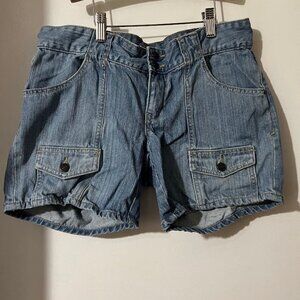 Women's Old Navy Blue Jean Shorts Pockets size 6 Inseam 4" Light Blue